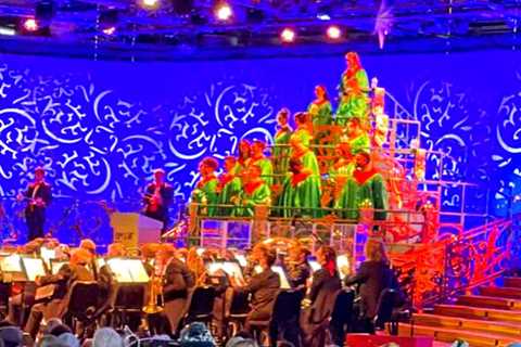 2 Celebrity Narrators Have DROPPED OUT Of Candlelight Processional