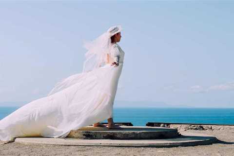 When to Book What: Wedding Timeline Tips